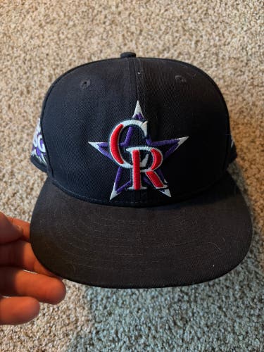 Black Men's 7 New Era Hat (Used)