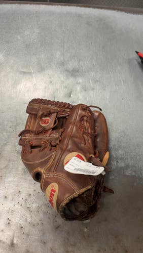 Used Wilson A2000 BB/SB Glove RH Throw None 11 3/4" 11793-S000259946
