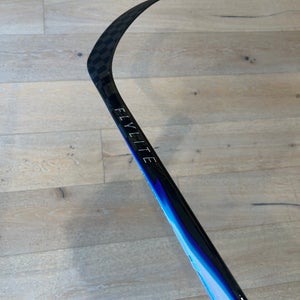 Intermediate Bauer Vapor FlyLite Left Hand Hockey Stick P92