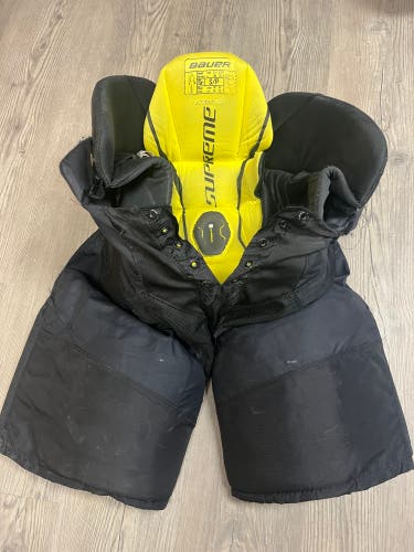 Men's Senior Small Bauer Supreme 2S Hockey Pants (Used)
