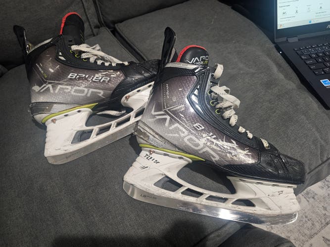 Senior Bauer Vapor Hyperlite Hockey Skates | Size 7.5 Fit 2