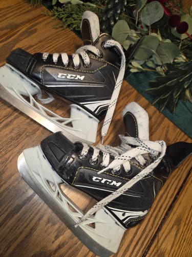CCM Tacks 9040 Hockey Skates 10 (Used)