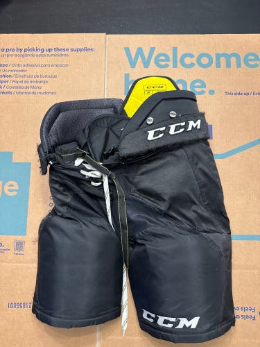 Senior Small CCM Tacks 9080 Hockey Pants (Used)