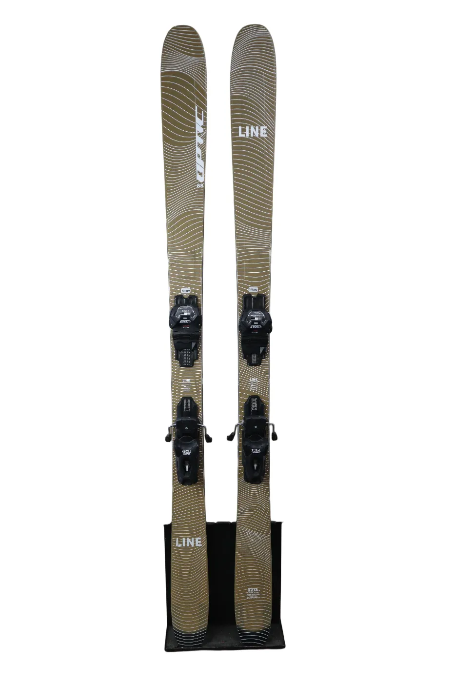 LINE　Tigersnake Line Tigersnake - Ski Gear 2018 - Newschoolers.com