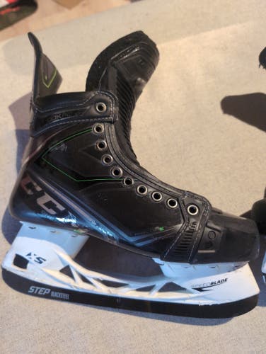 CCM 100K Hockey Skates Regular Width 8.5 (Used)