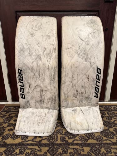 Large Bauer Vapor Hyperlite Goalie Leg Pads (Used)