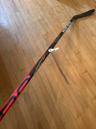 Senior Bauer Vapor 2X Pro Hockey Stick Right Handed P28 70 Flex (Used)