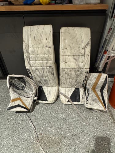 33" True Catalyst PX3 Regular Goalie Full Set (Used)