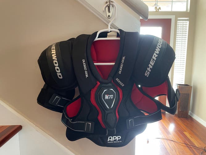 Large Junior Sher-Wood Rekker Shoulder Pads Pro Stock (Used)