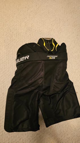 Junior Large Bauer Supreme S29 Hockey Pants (Used)