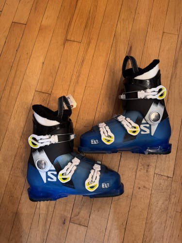 Mondo 24 & 24.5 Kid's Salomon T3 RT All Mountain Ski Boots Soft Flex (Used)