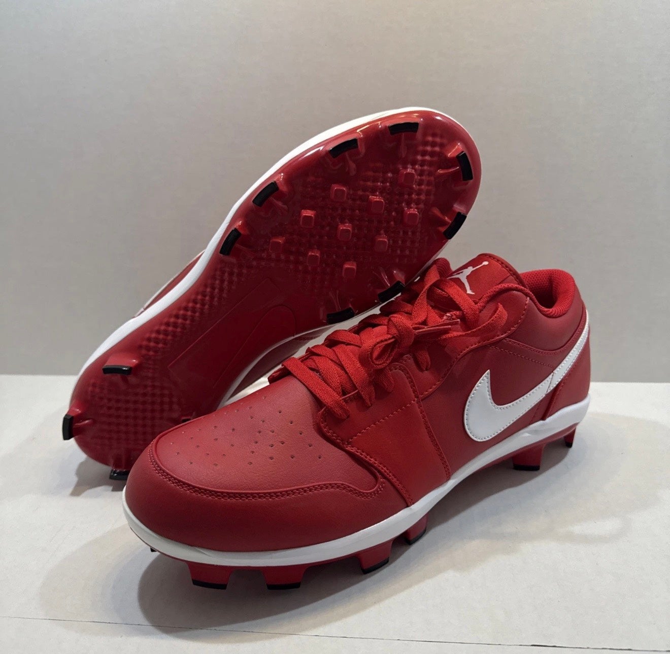 red jordan cleats