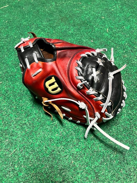 Wilson A2000 RH Catcher's Baseball Glove 32.5" (Used)