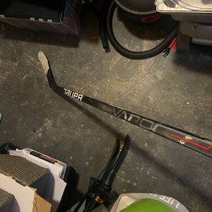 Senior Bauer Vapor Hyperlite Right Handed Hockey Stick P28 87 Flex Pro Stock (Used)