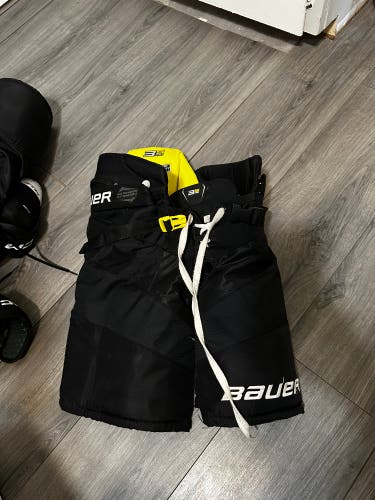 Junior Small Bauer Supreme 3S Pro Hockey Pants (Used)
