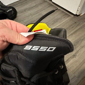 Junior Medium CCM Tacks 9550 Hockey Pants (Used)