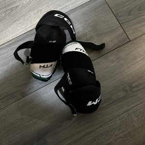 Junior Medium CCM JetSpeed FTW Elbow Pads (Used)