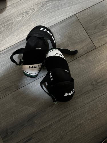 Junior Medium CCM JetSpeed FTW Elbow Pads (Used)