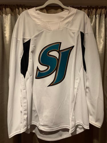 San Jose Barracuda AHL Pro Stock CCM Quicklite Practice Jersey Size 56 *Read Full Description*