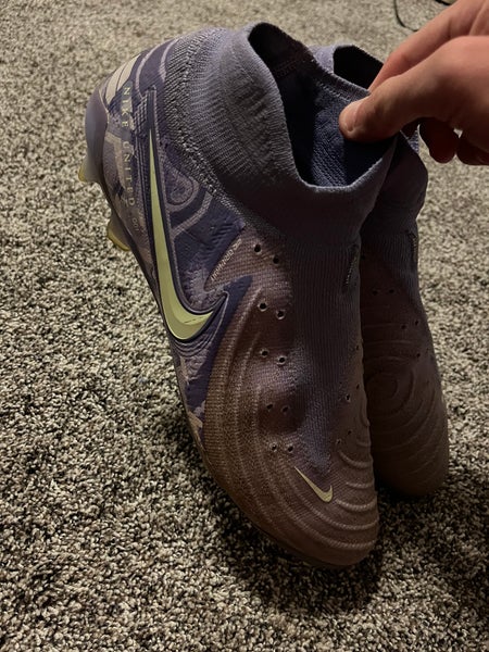 Unisex Size M 12.5 (W 13.5) Nike Phantom Luna Elite Turf Cleats Cleats (Used)