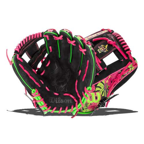 Used Wilson WBW102221115 Right Hand Thrower - Very Good Condition