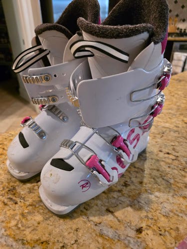 Mondo 23 & 23.5 Kid's Rossignol Fun Girl Ski Boots (Used)