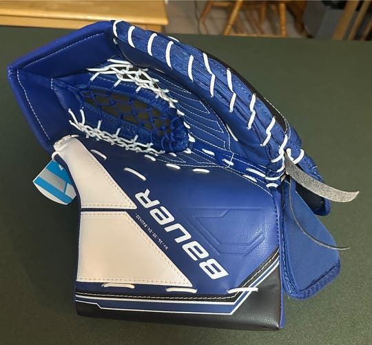 White/Blue/Black Senior Bauer M5 Pro Goalie Catcher Regular