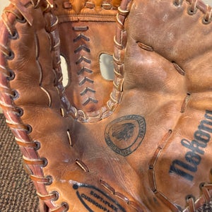 Nokona RH Softball Glove (Used)