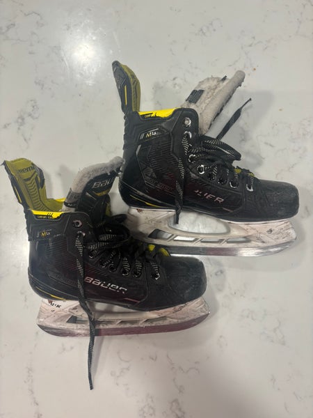 Bauer Supreme M4 Hockey Skates Regular Width Size 5 (Used)