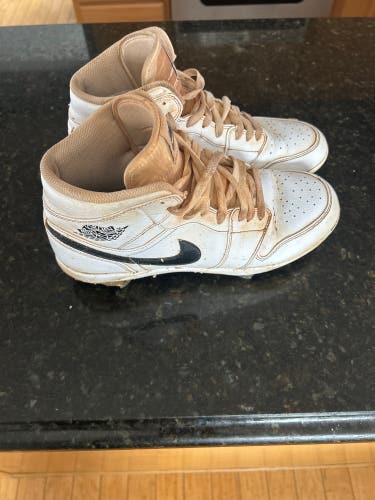 White Men's Size M 9.5 (W 10.5) Adult Air Jordan High Top Metal (Used)