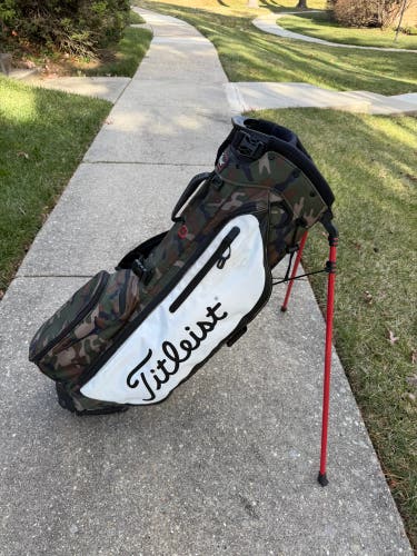 TITLEIST PLAYERS 4 STAND GOLF BAG