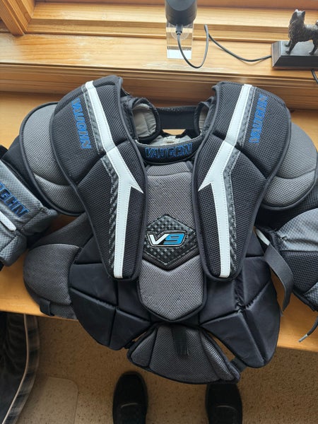 Medium 2021 Vaughn Velocity V9 Goalie Chest Protector (Used)