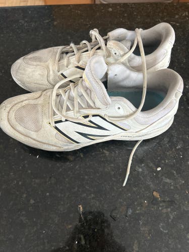 White Men's Size M 10.0 (W 11.0) Adult New Balance 3000v7 Low Top Molded Cleats (Used)