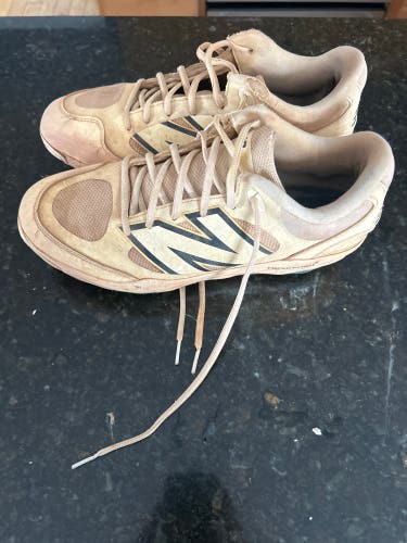 White Men's Size M 10.0 (W 11.0) Adult New Balance 3000v7 Low Top Metal (Used)