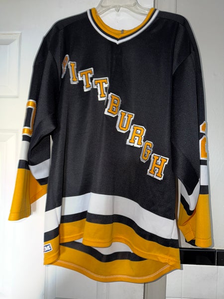 CCM NHL Hockey Pittsburgh Penguins Luc Robitaille Jersey Men’s Size Large Used