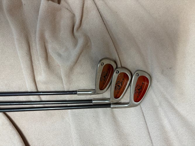 Junior TaylorMade Burner Right Handed Iron Set Junior Graphite Shaft (Used)