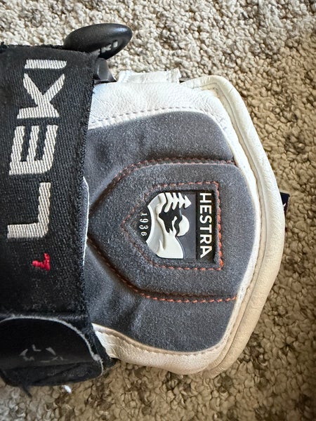 White Medium/Large Adult Unisex Hestra Gloves (Used)