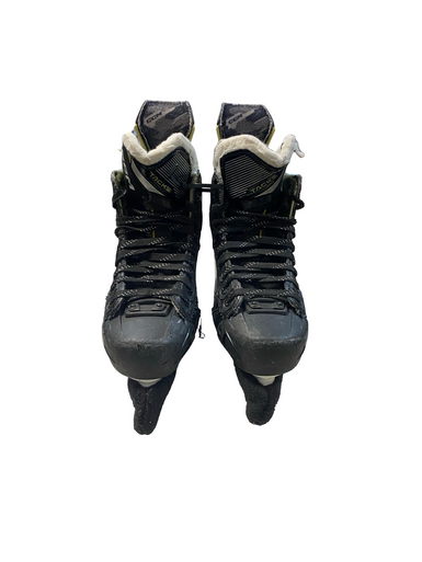 Used CCM TACKS Junior Hockey Skate Junior 04.5 11706-S000368817