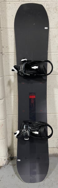 Used 2025 Nitro Team Pro Snowboard w/ New 5th Element bindings (Size: 157 Wide)