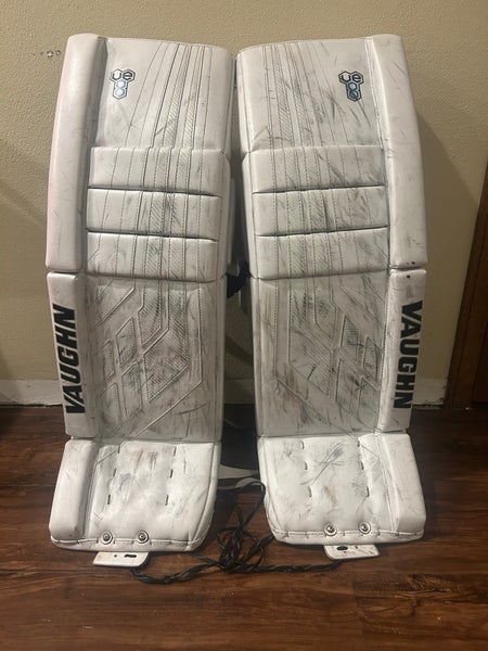 34" Vaughn Velocity VE8 Goalie Leg Pads (Used)