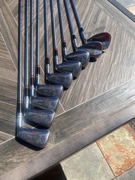 Men's Wilson Staff Fluid Feel Right Handed Iron Set Regular Flex (9 Clubs) #3 - #9, PW, GW Steel Sha