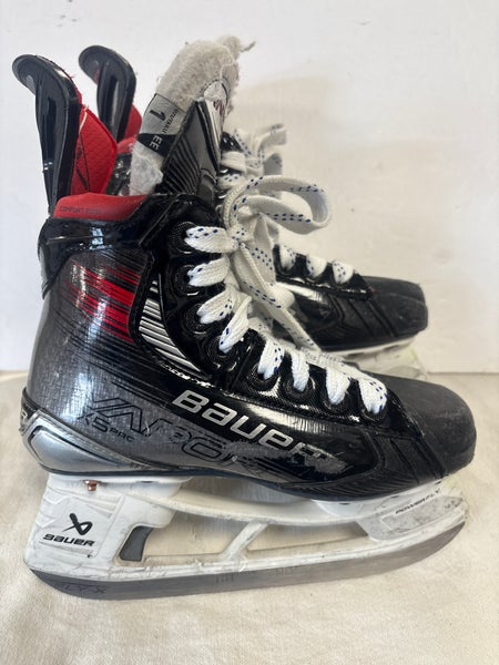 Bauer Vapor X5 Pro Hockey Skates Extra Wide Width Pro Stock Size 1 (Used)