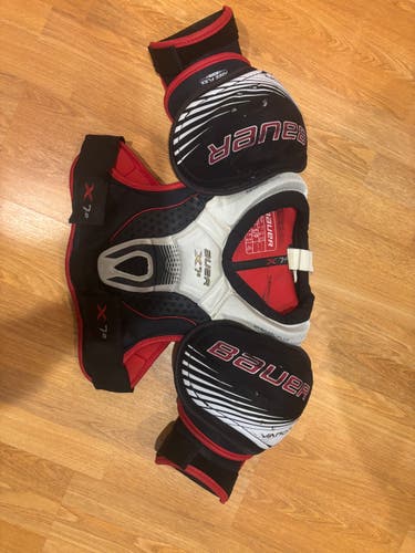 Men's Small Senior Bauer Vapor X 7.0 Shoulder Pads (Used)