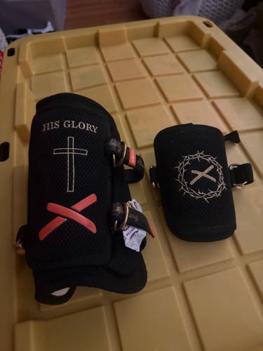 Rare* Absolutely Ridiculous Leg Guard & Elbow Guard