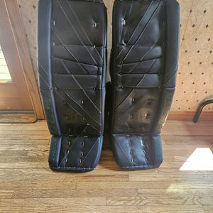 33" CCM Extreme Flex 5 Goalie Leg Pads (Used)
