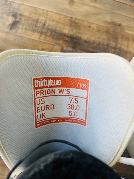 Women's Size M 6.5 (W 7.5) Thirty Two Snowboard Boots (Used)