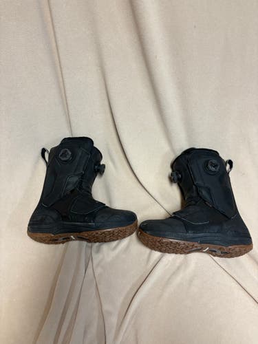 Size M 10.0 (W 11.0) Intuition Snowboard Boots All Mountain (Used)