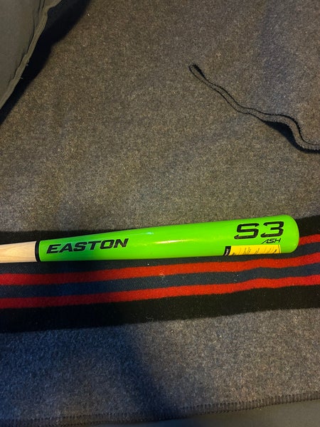 Easton BBCOR Certified Bat Wood (-3) 30 oz 33" (New)