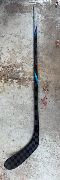 Senior Bauer Nexus Tracer Right Handed Hockey Stick P28 77 Flex (Used)