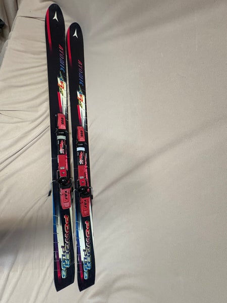 Unisex Powder Atomic AR5 Skis With Bindings (Used)